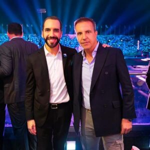 Cristóbal Soria Instagram - Darle la enhorabuena a todo el pueblo salvadoreño con su Presidente @nayibbukele a la cabeza…!!!
👏👏👏👏👏