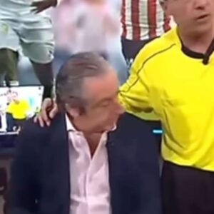 Cristóbal Soria Instagram - Los que pensaban que el Tio Soria no se pondría nunca la camiseta del real de madrid estaban muy pero que muy equivocados… 😜