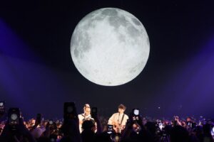 Crowd Lu Instagram - 再次感謝所有‘勵志的團圓’演唱會
的與會人員，謝謝你的加入!!!

下一步，準備新專輯!!!

📷： @jauchen3  @roninlee.tw 

#勵志的團圓 
#新唱片你想聽到什麼