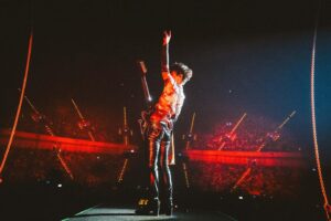 Crowd Lu Instagram - 再次感謝所有‘勵志的團圓’演唱會
的與會人員，謝謝你的加入!!!

下一步，準備新專輯!!!

📷： @jauchen3  @roninlee.tw 

#勵志的團圓 
#新唱片你想聽到什麼
