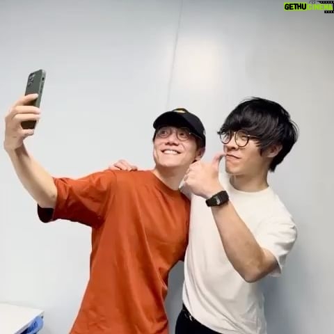 Crowd Lu - 25.1K Likes - 你覺得誰的頭更大一點?
@terencelam0903
#網友初次見面
#下回一起飲茶唱歌