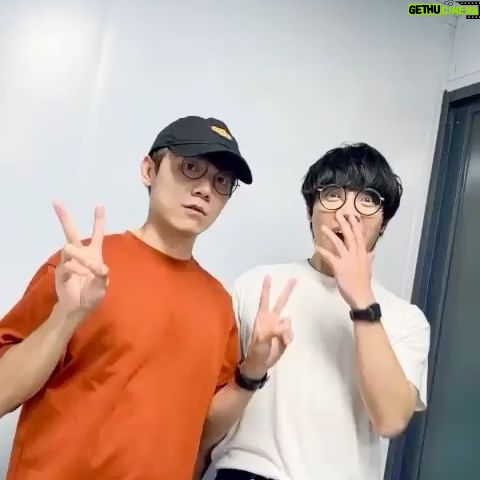 Crowd Lu - 25.1K Likes - 你覺得誰的頭更大一點?
@terencelam0903
#網友初次見面
#下回一起飲茶唱歌