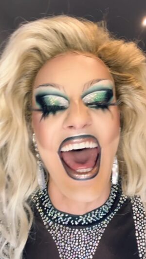Crystal Instagram - The G in LGBT stands for Get Her Jade 💪 #crystalwillsueyounow