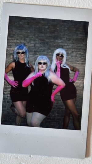 Crystal Instagram - 🎵 Sisters do as sisters should 🎵

Hair by @howsyourheadwigs (thank you!!)

 #drag #dragraceuk