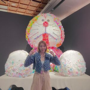 Crystal Lin Instagram - 說到童年時期的貓系偶像
絕對不能少了小叮噹吧！！（暴露年紀
萬能的哆啦A夢是每個小朋友都想擁有的好夥伴
就算長大以後也常會想著「好想有任意門啊⋯」「我需要記憶吐司⋯」
如此陪伴所有人長大的經典卡通人物
到了日本知名藝術家們的手上
會產生什麼樣的化學變化呢？
來看THE 哆啦A夢展 讓藝術家們帶著你腦洞大開！

《THE 哆啦A夢展 台北 2023》
【展覽日期】2023/12/16(六)~2024/4/7(日)，2/9(五)、2/10(六)、2/28(三)休館。
【開放時間】10:00~18:00
【展覽地點】中正紀念堂1展廳
【官方網站】https://uevent.udnfunlife.com/thedoraemontaipei2023
#THE哆啦A夢展 #中正紀念堂
#好喜歡奈良美智的厭世哆啦美