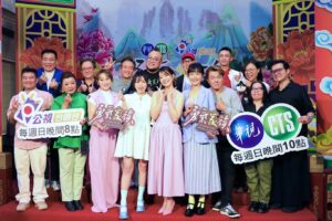 Crystal Lin Instagram - 終於⋯終於⋯
每天喊著4/21 這天真的要來了
今天看到全新的片花 一度要飆淚
同時又有另一個聲音衝出來
「這場我有演好嗎？」
自我懷疑把我的眼淚給吸回去了
去年殺青到現在 
我依然不敢相信我把映君的任務完成了
每當懷疑的聲音出現我就要再度催眠自己
「戲劇是團隊合作，不要只看自己的好壞，
大家都會嚴格把關這一切。」
我好像一直都是這樣重複輪迴走過來的
但即使我再懷疑自己  我都要相信這個戲 
經過所有人的努力 會讓觀眾感受到誠意
（哇塞單押x4）

話說回來 真的很希望大家幫忙告訴親朋好友
即將有全台灣第一部歌仔戲職人劇要播出了
不管你和歌仔戲熟不熟 
都推薦你透過「勇氣家族」好好認識歌仔戲
這個從台灣土地長出來的美麗文化

@taiwanese_opera_family 
@kongsitaigitai @cts.show 
#勇氣家族