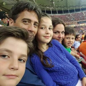 Cüneyt Arkın Instagram - Sonsuz sevgi ve şefkatleri ile her zaman yanımızda olan ve hayatımıza değer katan; 
fedakârlığın ve karşılıksız sevginin simgesi, her zaman ve her koşulda en büyük destekçimiz olan kıymetli varlıklarımız, baş tacımız Annelerimiz, iyi ki varsınız..

Tüm annelerimizin Anneler Günü kutlu olsun! 💐

#anne #annelergünü #sevgi #saygı #aile