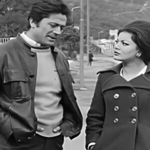 Cüneyt Arkın Instagram - Hayatta hiçbir zaman yetişemeyeceğim yüksekliklere el uzatmadım.

Hayat Kavgası - 1969

#cüneytarkın #minemutlu #sinema #film #yeşilçam #tb #tbt