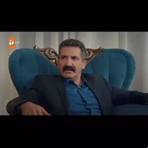 Cüneyt Mete Instagram - Nostaljiiiii 🤙🏼 #olmuşbiolaybu #anayüreği 🤣 (instagram yaptı yapacağını, tekrar koyuyorum✌🏻, bu sefer olacak. Herkesten özür dilerim şahane yorumlarınız da gitti😔)