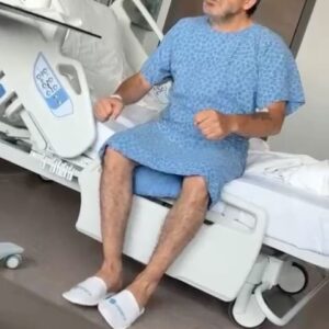 Cüneyt Mete Instagram - Gözlerim artık kartal gözü👀 tabii ki  @aylineye sayesinde🙏🏼
Operasyon sonrası böyle keyifli olmamı sağlayan güzel enerjili @dnzbyr1 ve @fatmaersoy1 a teşekkürleri borç bilirim veeeeee  Karıma Oops Up Side Your Head diyor kapatıyorum✌🏻🤣