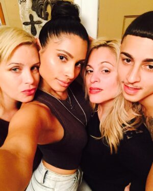 Cynthia Rodriguez Instagram - My family means everything to me. #PhillyBound