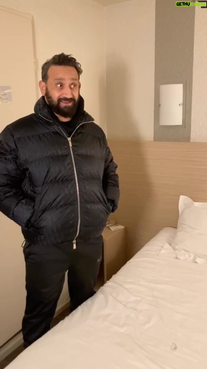 Cyril Hanouna - 12.2K Likes - Les aventures de Baba : Le problème de porte! 😂