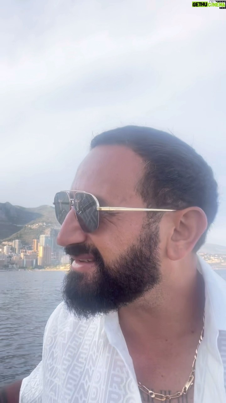 Cyril Hanouna - 25.6K Likes - Bon les chéris je suis pas prof d’anglais! 😂 et @raymond_aabou non plus visiblement!
Vous me manquez on se retrouve bientôt pour une nouvelle saison de @tpmptv ❤️