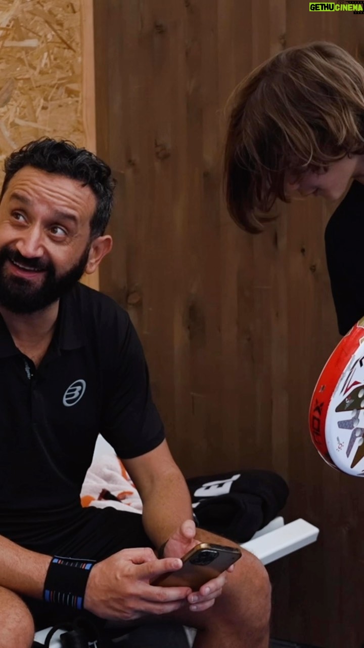 Cyril Hanouna - 10.9K Likes - Mon Lino aussi s’est mis au padel! Je suis trop fier de lui c’est le patron ! 😂❤️🔥
👉🏽 La saison 2 d’objectif top 100 est dispo dans le lien en bio !