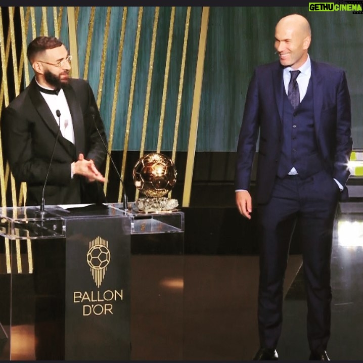 Cyril Hanouna - 25.7K Likes - Bravo à mon @karimbenzema 🔥🔥🔥 #legende #ballondor #zidane
