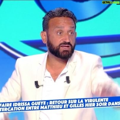 Cyril Hanouna - 10K Likes - Les chéris toutes les formes de violence, de haine, de discrimination, d intolérance sont à bannir. Je suis peut être dans le monde des bisounours mais j y crois. On peut y arriver.