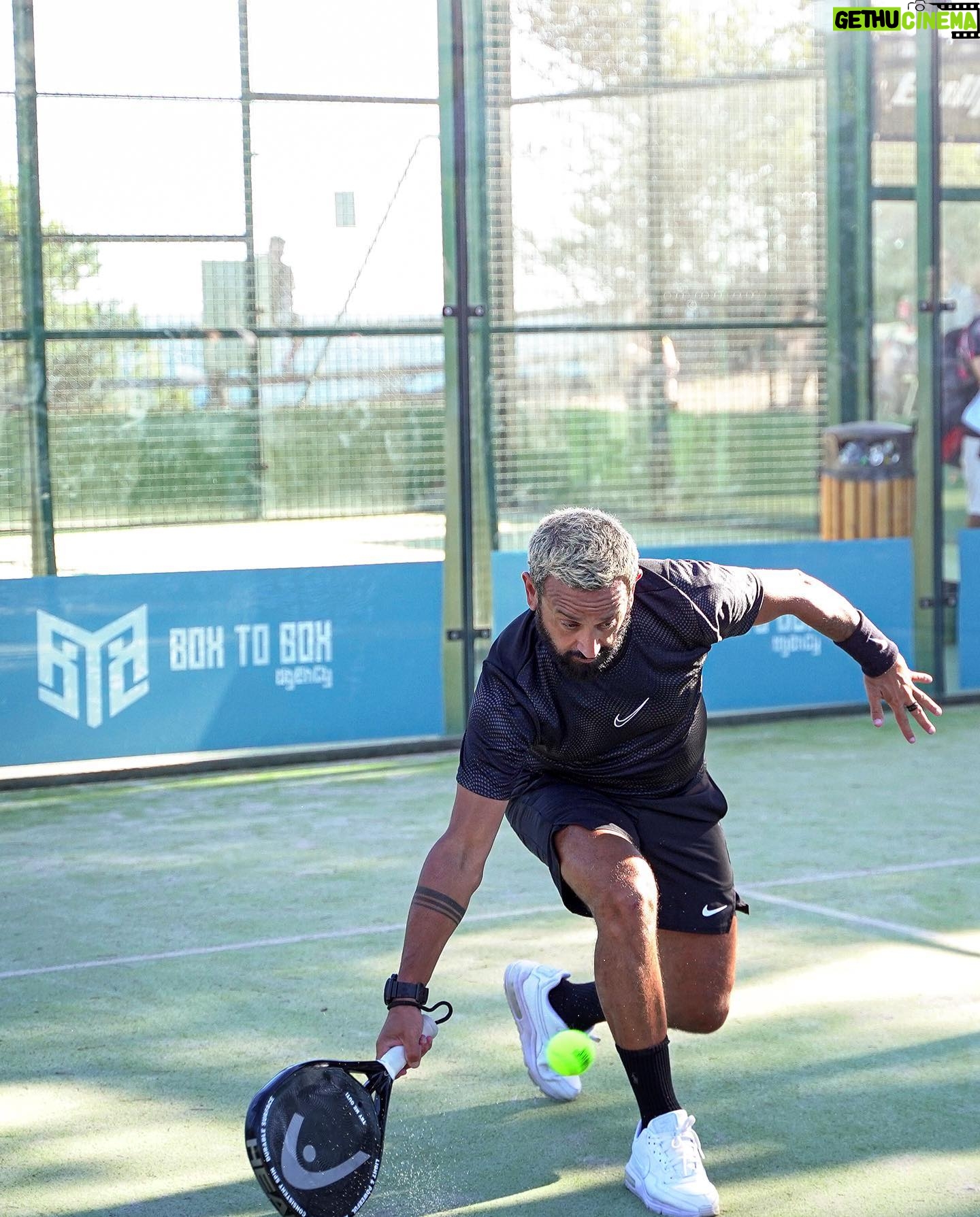 Cyril Hanouna - 22.5K Likes - C’était la folie ! 💪🏽🎾 @johan.bergeron
@boxtoboxagency @tennisclubdebandol