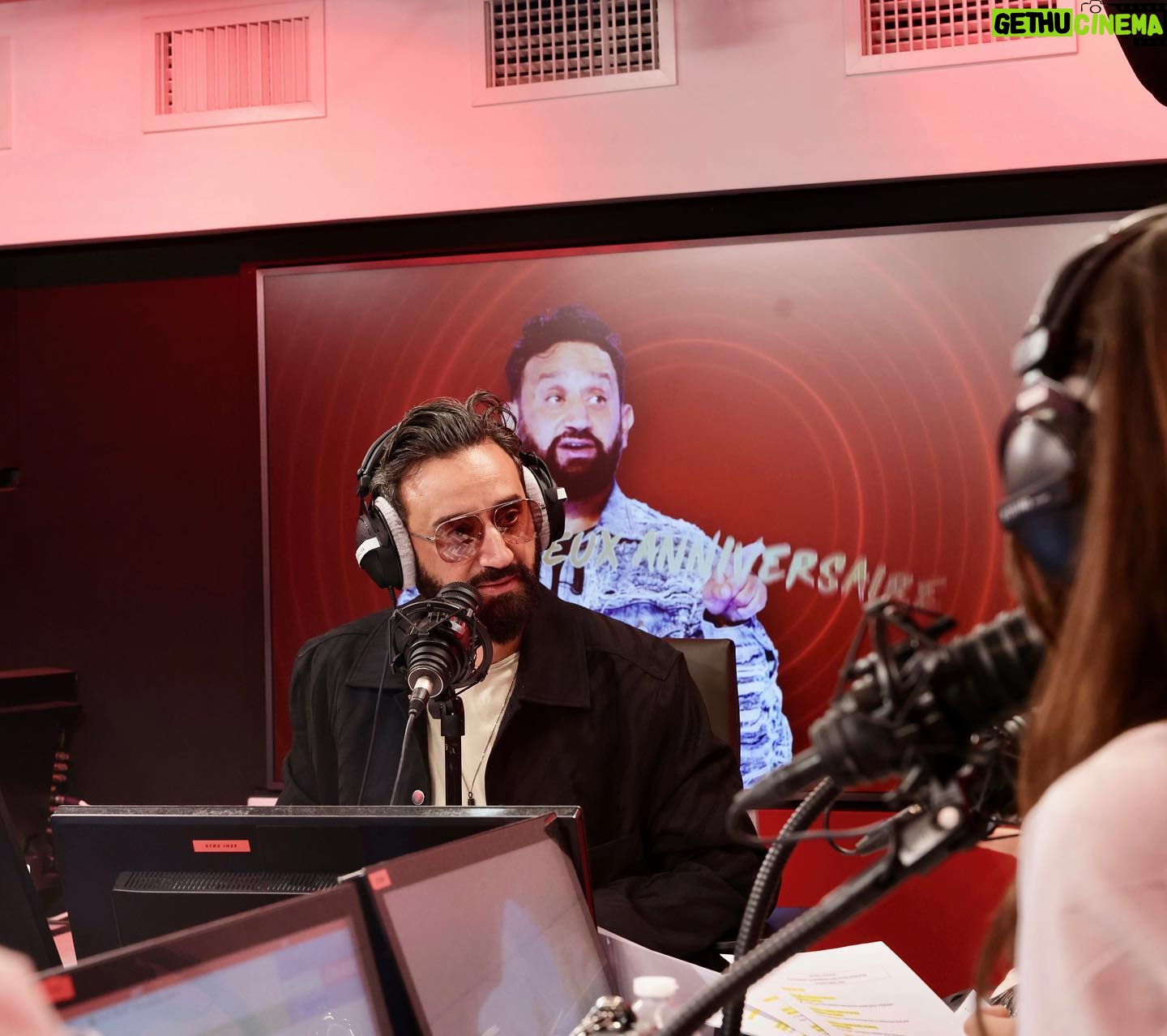 Cyril Hanouna - 11.6K Likes - Quel kiff ce retour à la radio ce matin! Merci à toute l’équipe @lemorningsansfiltre ❤️📻
📸 @jack_tribeca