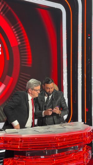 Cyril Hanouna Instagram - Pourquoi t’as fait cette vidéo @jlmelenchon ? Pourquoi ? 💔