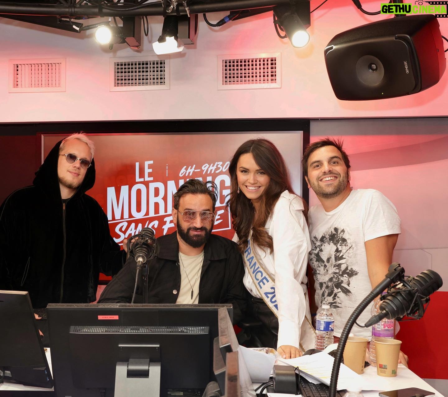Cyril Hanouna - 11.6K Likes - Quel kiff ce retour à la radio ce matin! Merci à toute l’équipe @lemorningsansfiltre ❤️📻
📸 @jack_tribeca