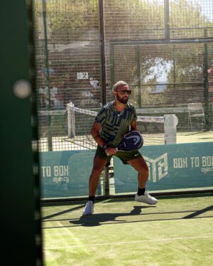 Cyril Hanouna Instagram - C’était la folie ! 💪🏽🎾 @johan.bergeron 

@boxtoboxagency @tennisclubdebandol