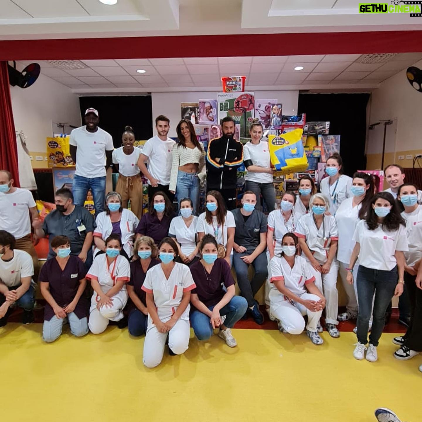Cyril Hanouna - 16.1K Likes - Journée #Baniday ⤵️
À la rencontre des enfants de l'hôpital @hpr_bullion 🫶🏽
Merci à l'association @lagranderecrepourlenfance qui ont régalé tous les enfants, j ai passé un moment formidable!
