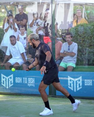 Cyril Hanouna Instagram - C’était la folie ! 💪🏽🎾 @johan.bergeron 

@boxtoboxagency @tennisclubdebandol