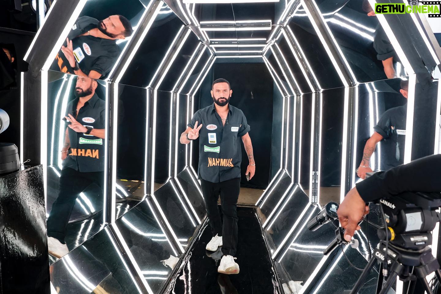 Cyril Hanouna - 10.9K Likes - Mes chéris je suis trop content de vous retrouver demain à partir de 18h sur @c8lachaine en direct pour la rentrée de @tpmptv ! 📺
Vous m’avez trop manqué ! 💙
📸 @jack_tribeca