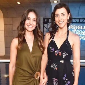 Cyrina Fiallo Instagram - Get yourself a hot date and go see comedy that will make your heart swell!
(But first make sure your outfit isn’t way way too long and you have to wear the highest shoes you’ve ever worn. I am not this tall.)

LOVE @birbigs and his new show #theoldmanandthepool 

See it where you can!

#theoldmanandthepool #comedyshows #mikebirbiglia #laughandcry #hotdates #bathroomselfies
