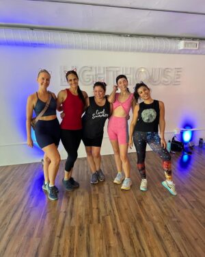 Cyrina Fiallo Instagram - Did another feel your feelings dance class and am overwhelmed with happiness🕺🏾💃🏾

🪩

🤸🏻‍♂️

👩🏻‍🎤

🌟

🌈

#feelyourfeelings #ribbondancing #danceitout #weirddance #thepursuitofjoyproject #dancingwithfriends #hulahoopsarelife #letsdance #iliketomoveitmoveit #danceclassesforadults
