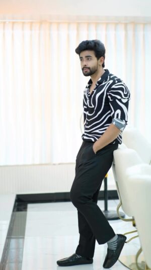 D Gautham Krishna Instagram - #tb 
Black is 🫶
Vibing to this track ✨
#gauthamkrishna #soloboy #actor