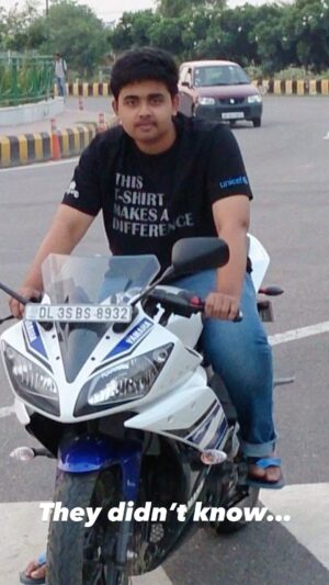 D Gautham Krishna Instagram - Sunday motivation 🫶
You can achieve something unimaginable from what you are when you start focusing on your self growth 🫶
Discipline, clean eating and hardwork can get you into your best self…
Diet tips 
-Eat in calorie deficit 
-Cut down sugars,alcohol
-Eat 2x your body weight protein 
-Eat plenty vegetables

Workout tips 
-Start with learning the basics of strength training
-Do limited cardio, more strength/high intensity training
-Give time and be consistent
-It takes years of consistency to get into a best shape naturally
#gauthamkrishna #soloboy #sundaymotivation #gymtips #workoutmotivation #fitness #training #motivation #instagram #trending