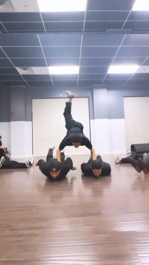 D-Trix Instagram - Goal: Make Waves w/Human Surfboard..
 @rockforcecrew 
Bboys: @bboykareem @bboymorris_ @nabil_elkhayer @iceyives @bboymattaction @joshskittle @bboytahu @_jermz.b @bboybowzee