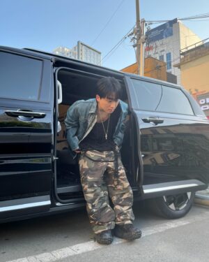 D.Ark Instagram - 내 오늘 대구 친구 마이 생겻다잉~. 니도 친구할래?~