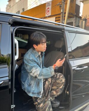 D.Ark Instagram - 내 오늘 대구 친구 마이 생겻다잉~. 니도 친구할래?~