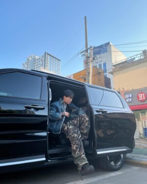 D.Ark Instagram - 내 오늘 대구 친구 마이 생겻다잉~. 니도 친구할래?~
