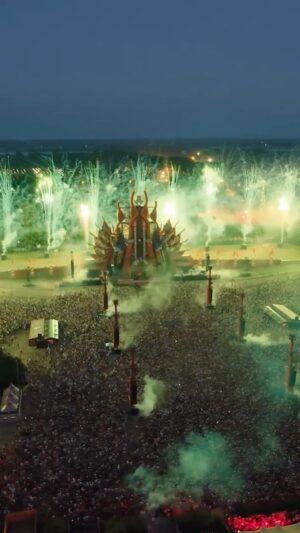 DJ Isaac Instagram - The moment my track 'Feel So Good' got featured in the Defqon.1 endshow last year! 💥

#defqon1 #hardstyle #fireworks