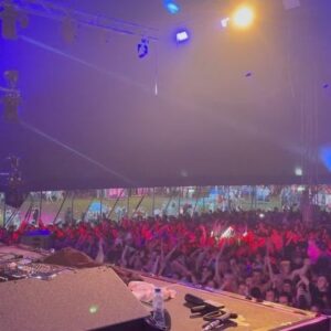 DJ Isaac Instagram - MY FIRST FESTIVAL AFTER ALMOST 1,5 YEARS 😱😱 

I hope for everyone in the world to be able to experience this soon again❤️

#hardstyle #festival