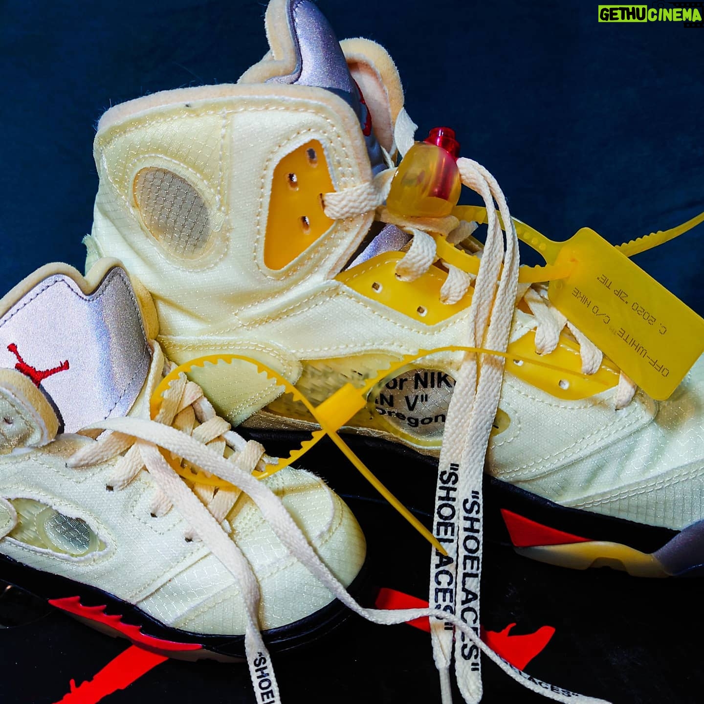 DJ LOVE - 13.7K Likes - My son's shoes arrived
#aj5offwhite