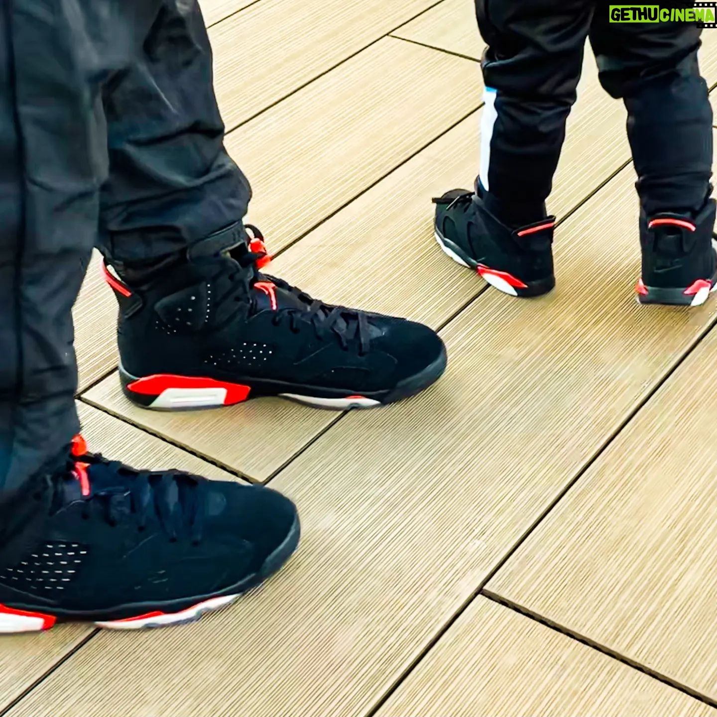 DJ LOVE - 14K Likes - Todayās kicks!
#aj6infrared
#matchingoutfits