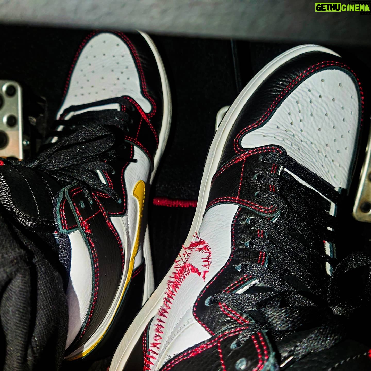 DJ LOVE - 15.3K Likes - Today's kicks