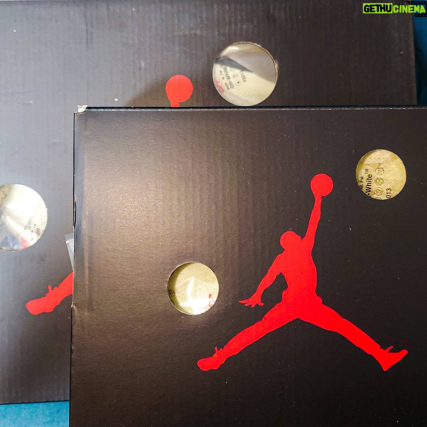 DJ LOVE - 13.7K Likes - My son's shoes arrived
#aj5offwhite