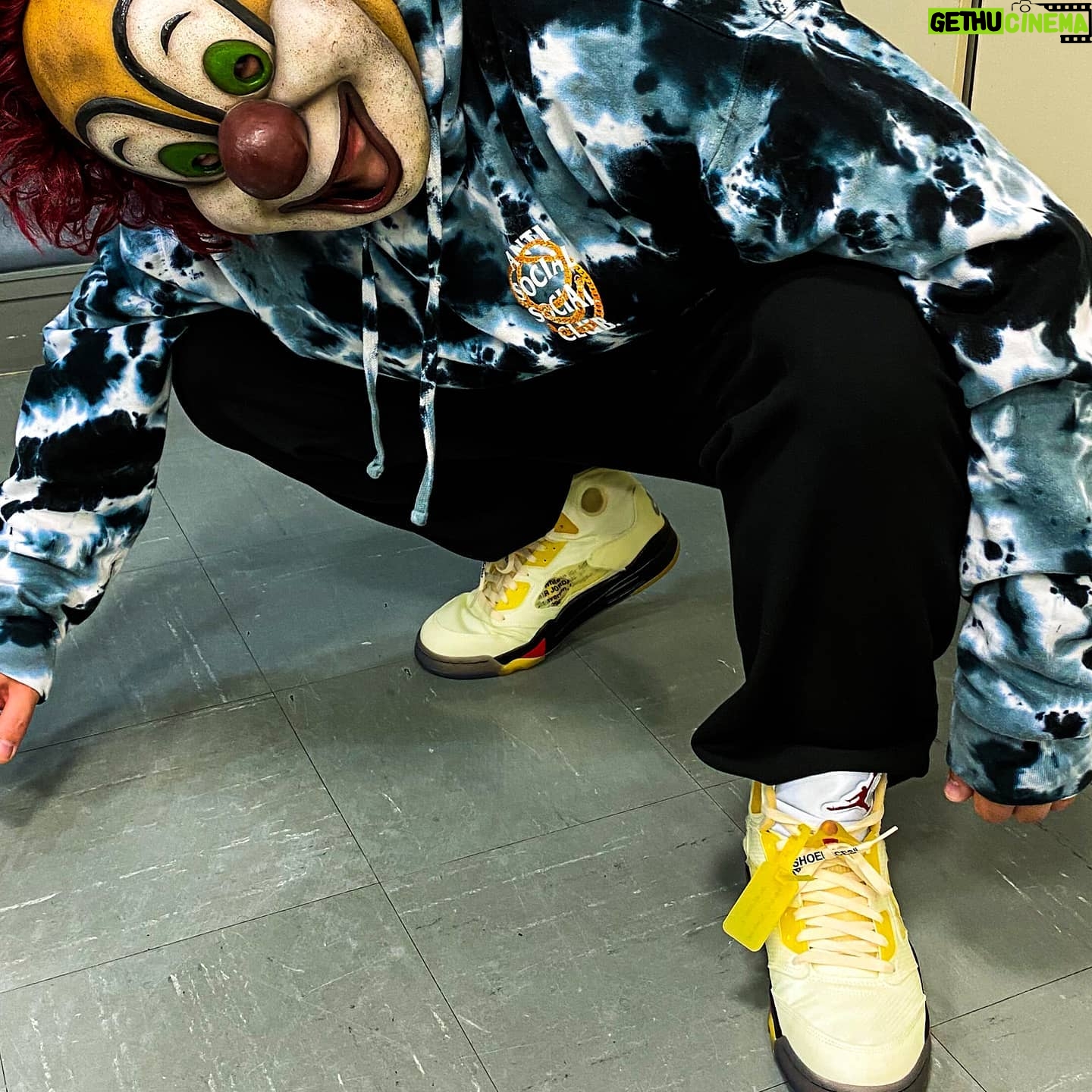 DJ LOVE - 20.2K Likes - Todayās kicks
CDTV観ć¦ćļ¼
#aj5offwhite