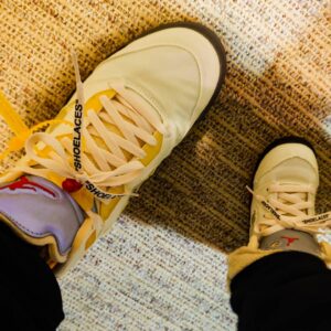 DJ LOVE Instagram - Today’s kicks
今日もおそろい
#aj5offwhite