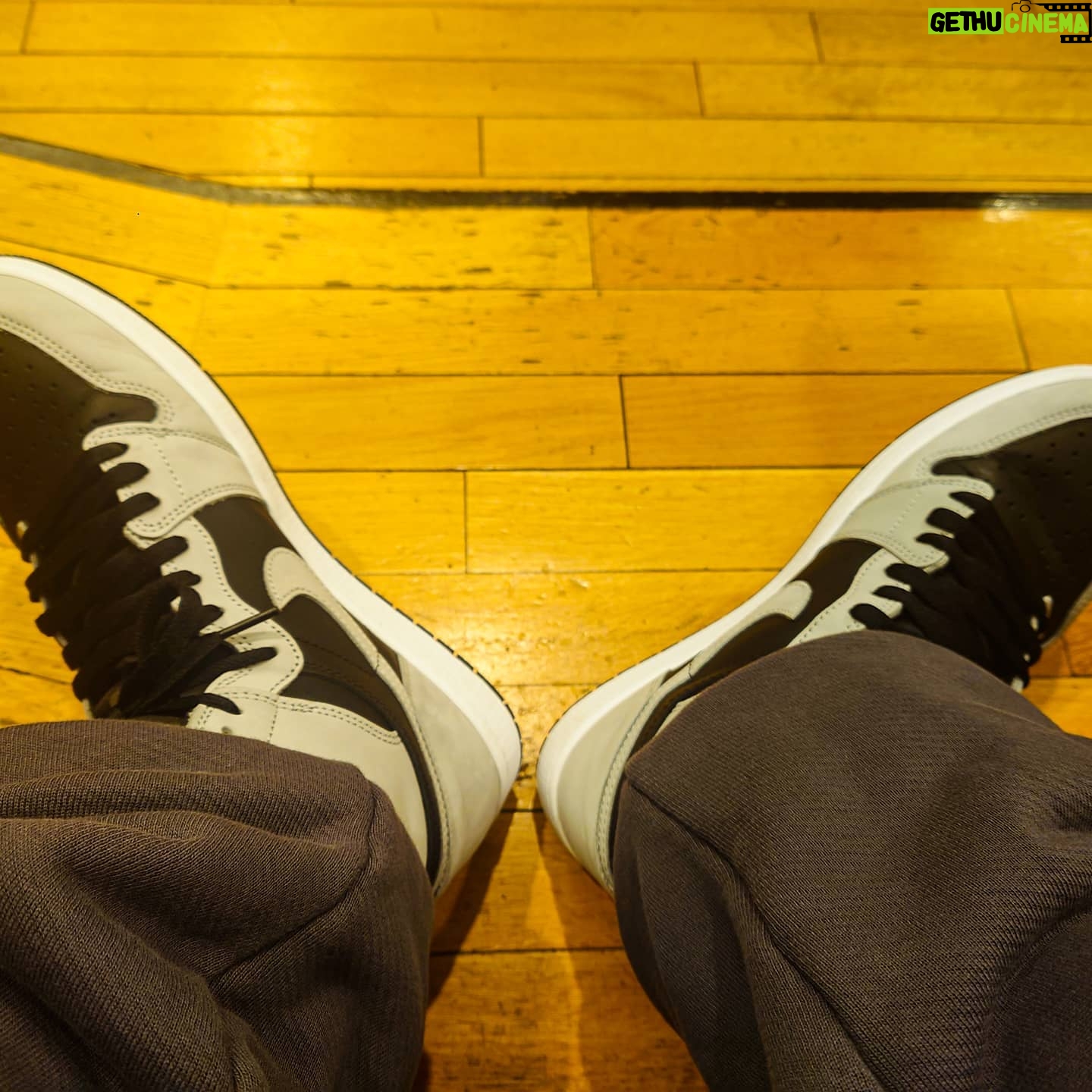 DJ LOVE - 11.9K Likes - Todayās kicks
#aj1shadow2