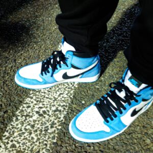 DJ LOVE Instagram - Today’s kicks

おやすみなさい。

#aj1universityblue