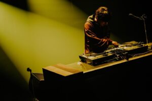 DJ Matsunaga Instagram - やっと実現出来たサウシーと2マン！
楽し過ぎました✊

2023.10.26
TWO MAN TOUR「生業」2023
at. Zepp Osaka Bayside

Guest: Saucy Dog

Photo by @hiroyabrian