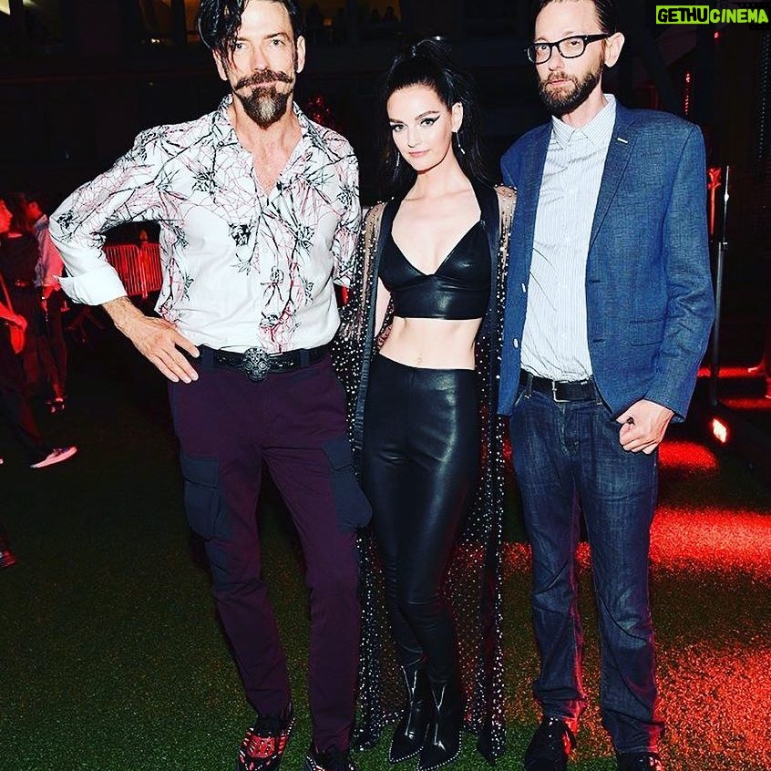 DJ Qualls - 2.2K Likes - This human, @lydiahearst, I love her. What a great surprise, Lydia, that you were cast on my show...now your show. You handled this ComicCon with so much dignity. It’s an honor to know you and to be your friend. Here’s to a new friendship and a lifetime of knowing you. I’ll always have your back.
