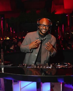 DJ Tay James Instagram - I had the opportunity to spin @vanityfair #oscarafterparty moments like this are priceless!  Special thanks to @tailorbright @domibeno & the whole @donjuliotequila team. 

Shout out @noelleraejohnson & @zegnaofficial for the exclusive fit.  Can’t forget @lindseymeiojas & @louboutinworld for the red bottoms.