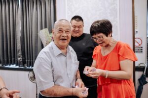 Da She Wan Instagram - 哈哈哈捕捉到阿公那天最開心的瞬間！